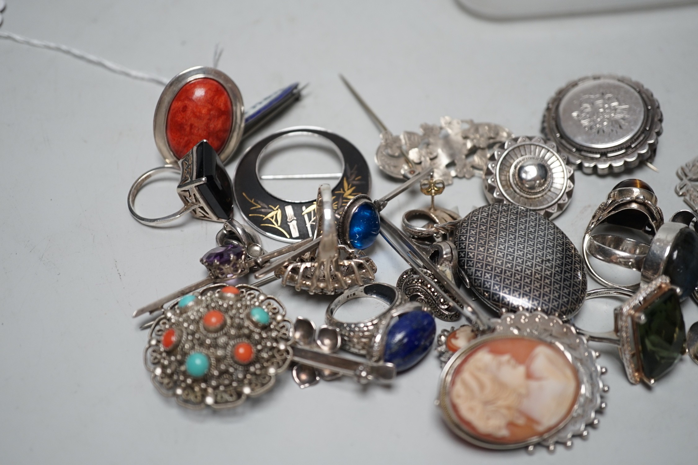 Assorted silver, white metal and other jewellery, including niello locket, Victorian cross pendant, rings, brooches, enamelled and sterling 'Mother' brooch, sterling and mixed metal Amita brooch.